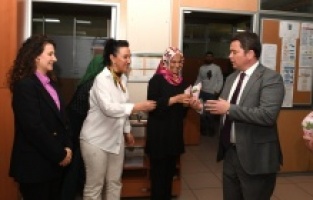 Başkan Aydın mesai arkadaşlarının Kadınlar Günü’nü kutladı