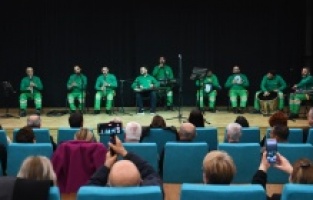 Temizlik işçileri bu kez kulakların pasını temizledi