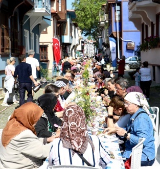 Mudanya’da Anneler Günü buluşması