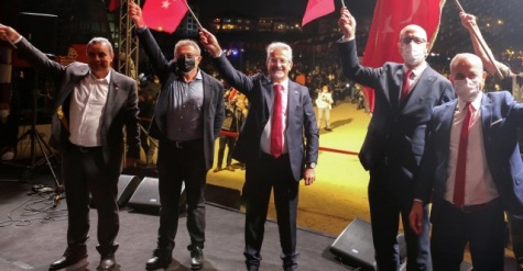 Nilüfer’de yürekler Cumhuriyet için attı