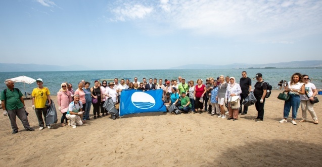 Bursa Kent Konseyi'nden İznik'te sahil temizliği