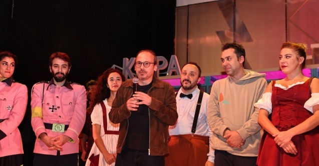 Nilüfer Kent Tiyatrosu “Şvayk” ile sezonu açtı