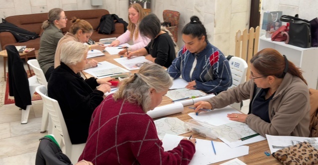 Gemlikli kadınlar sanatla buluşuyor