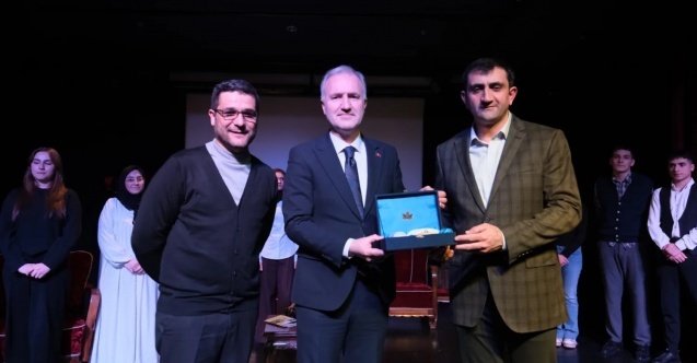 Esaretten kurtuluşa giden yolculuk tiyatro sahnesinde hayat buldu