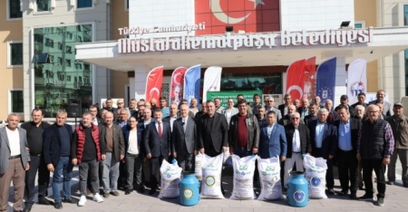 Büyükşehir ile tarlalar bereketleniyor